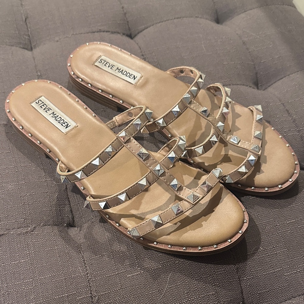 Steve Madden Beige and Silver Studded Sandals